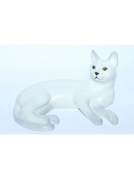 Sculpture White Cat