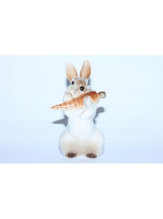 Sculpture Bunny with Carrot 1