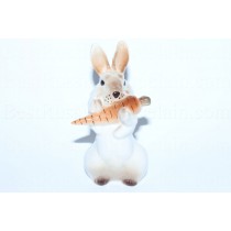 Sculpture Bunny with Carrot 1