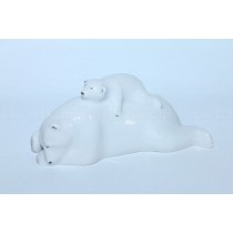 Sculpture Bear with a cub